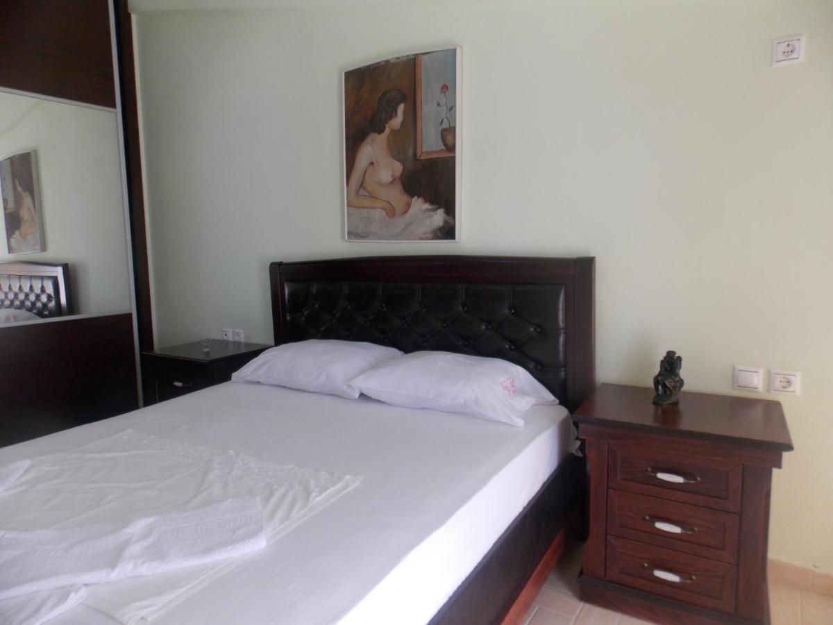 Damian Saranda Hotel ภายนอก รูปภาพ