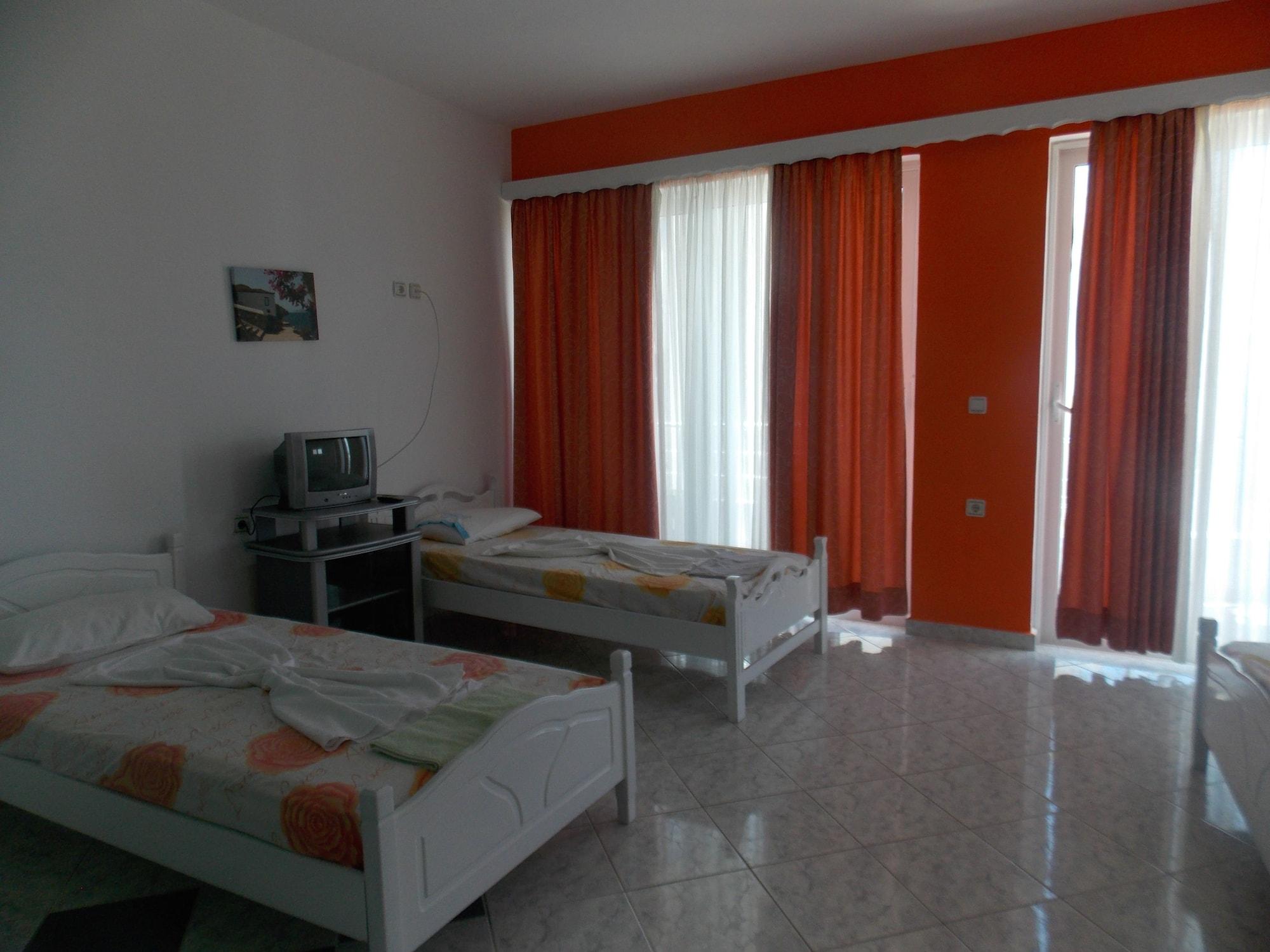 Damian Saranda Hotel ภายนอก รูปภาพ