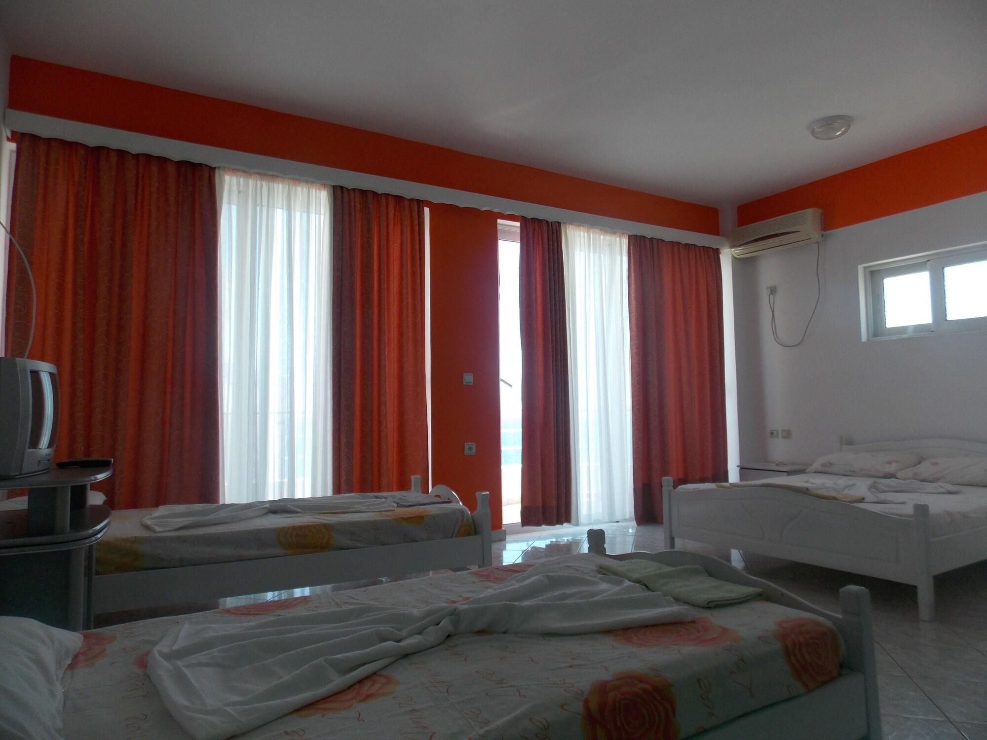 Damian Saranda Hotel ภายนอก รูปภาพ