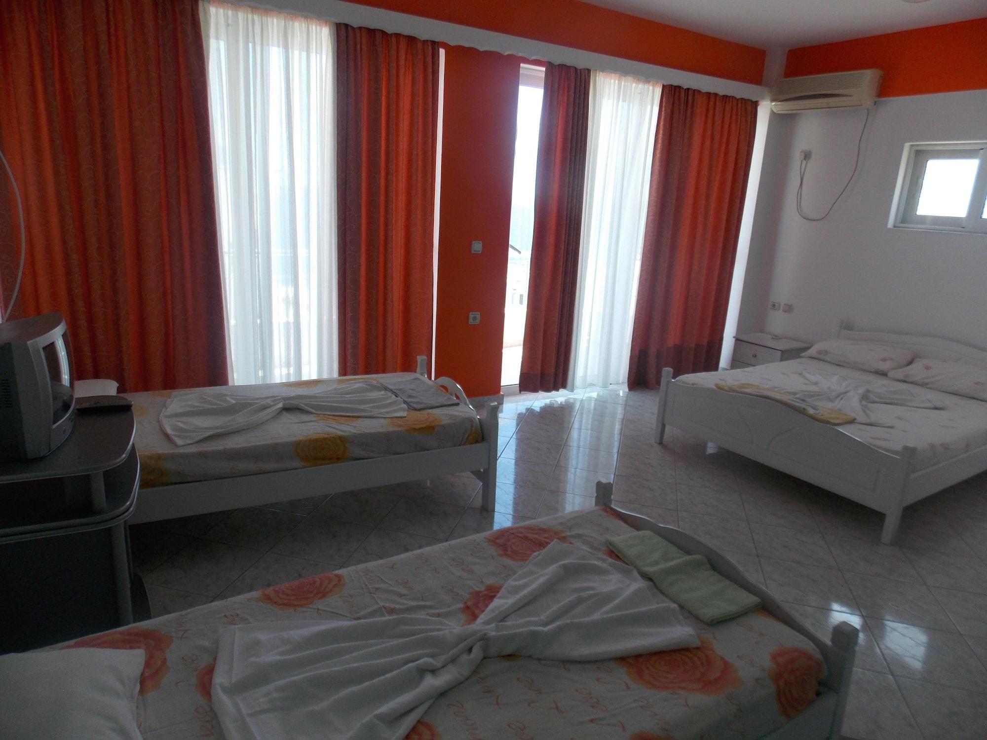 Damian Saranda Hotel ภายนอก รูปภาพ
