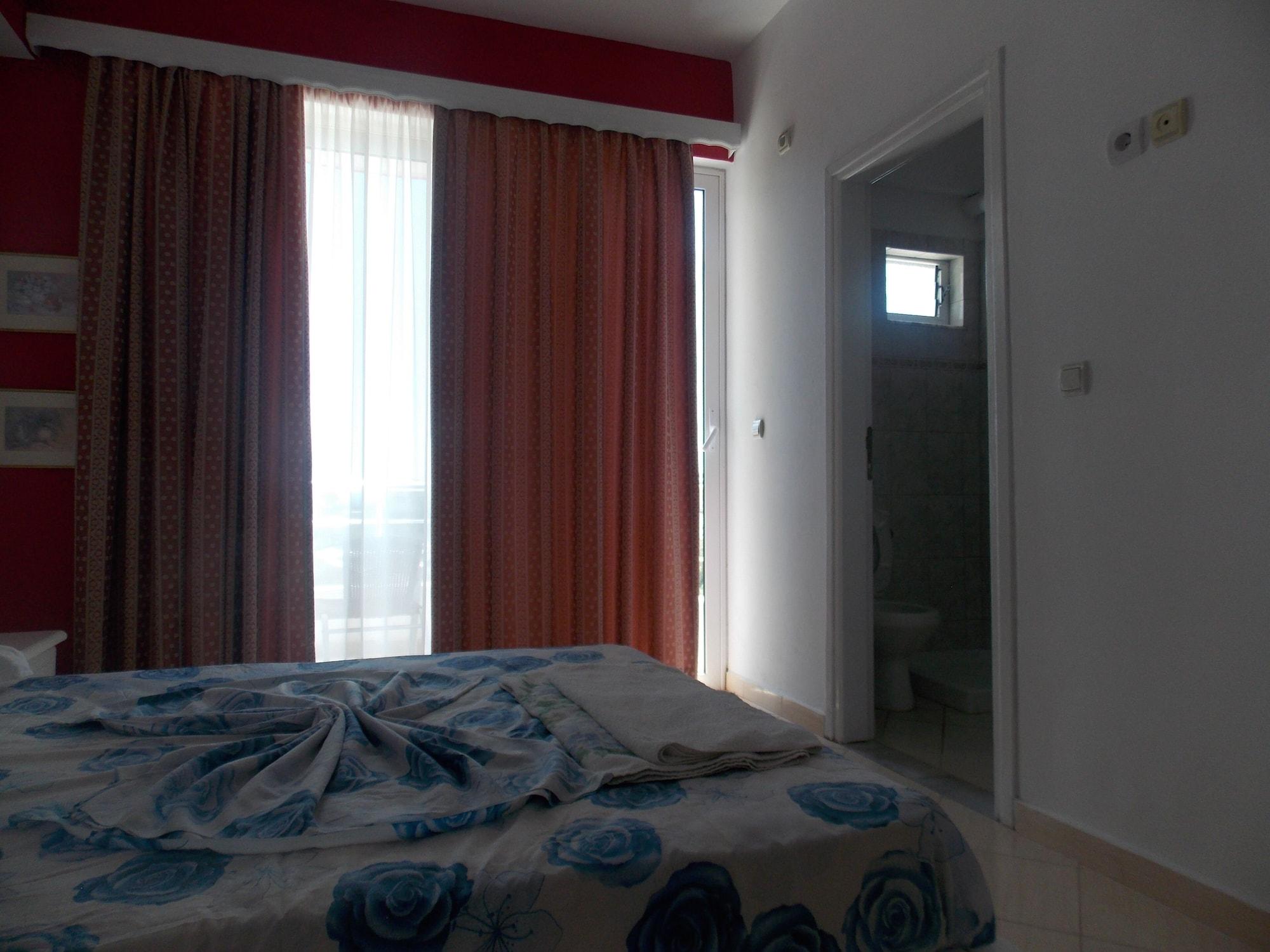 Damian Saranda Hotel ภายนอก รูปภาพ