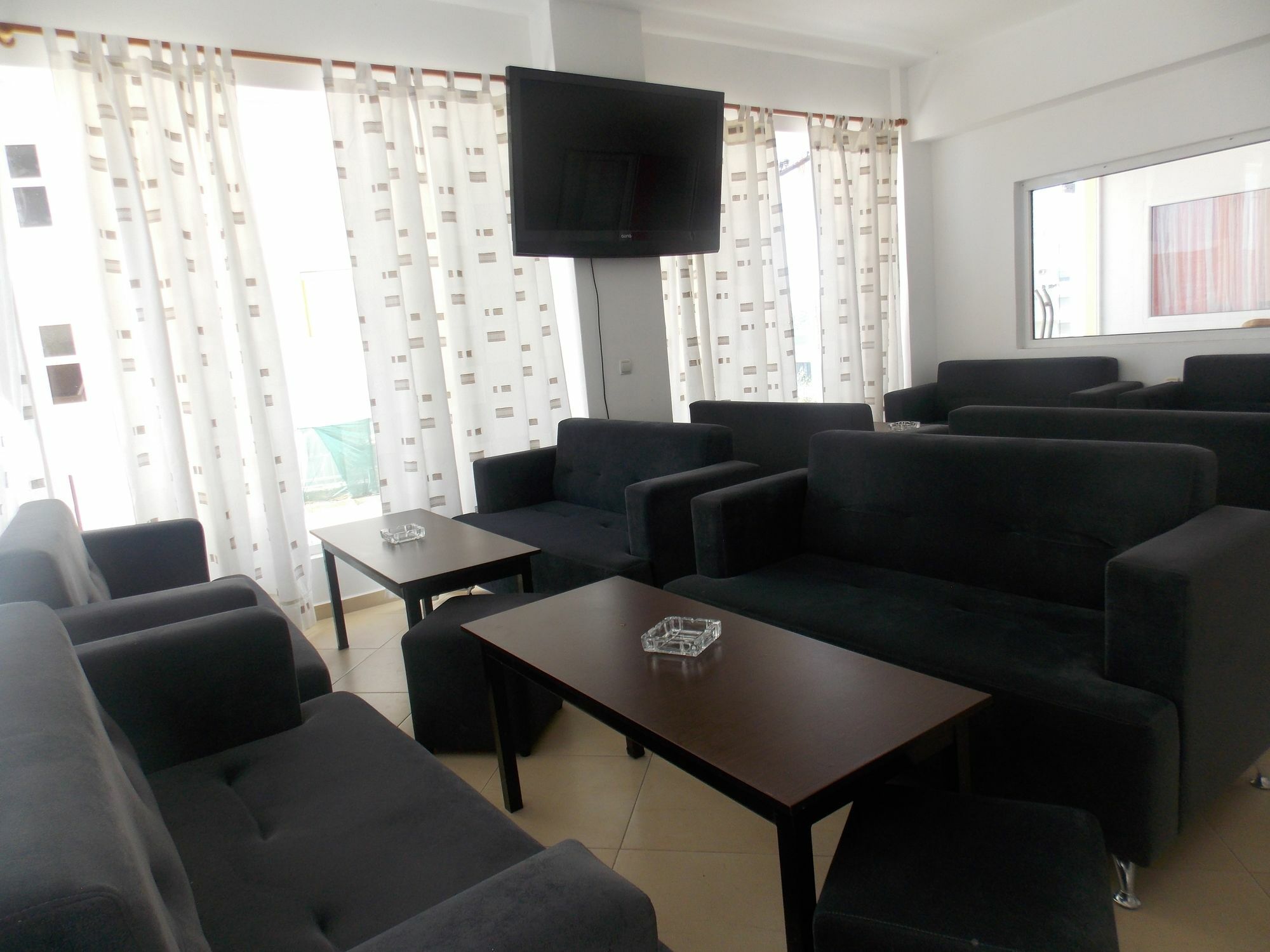 Damian Saranda Hotel ภายนอก รูปภาพ